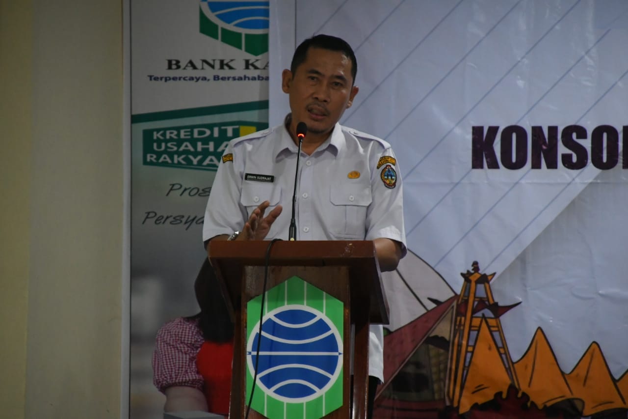 JABAT KETUA PANITIA: Sekretaris Daerah Kayong Utara Erwin Sudrajat, yang juga menjabat Ketua Panitia Seleksi, Job Fit and Proper Test atau Evaluasi Kinerja dan Uji Kompetensi bagi pejabat Jabatan