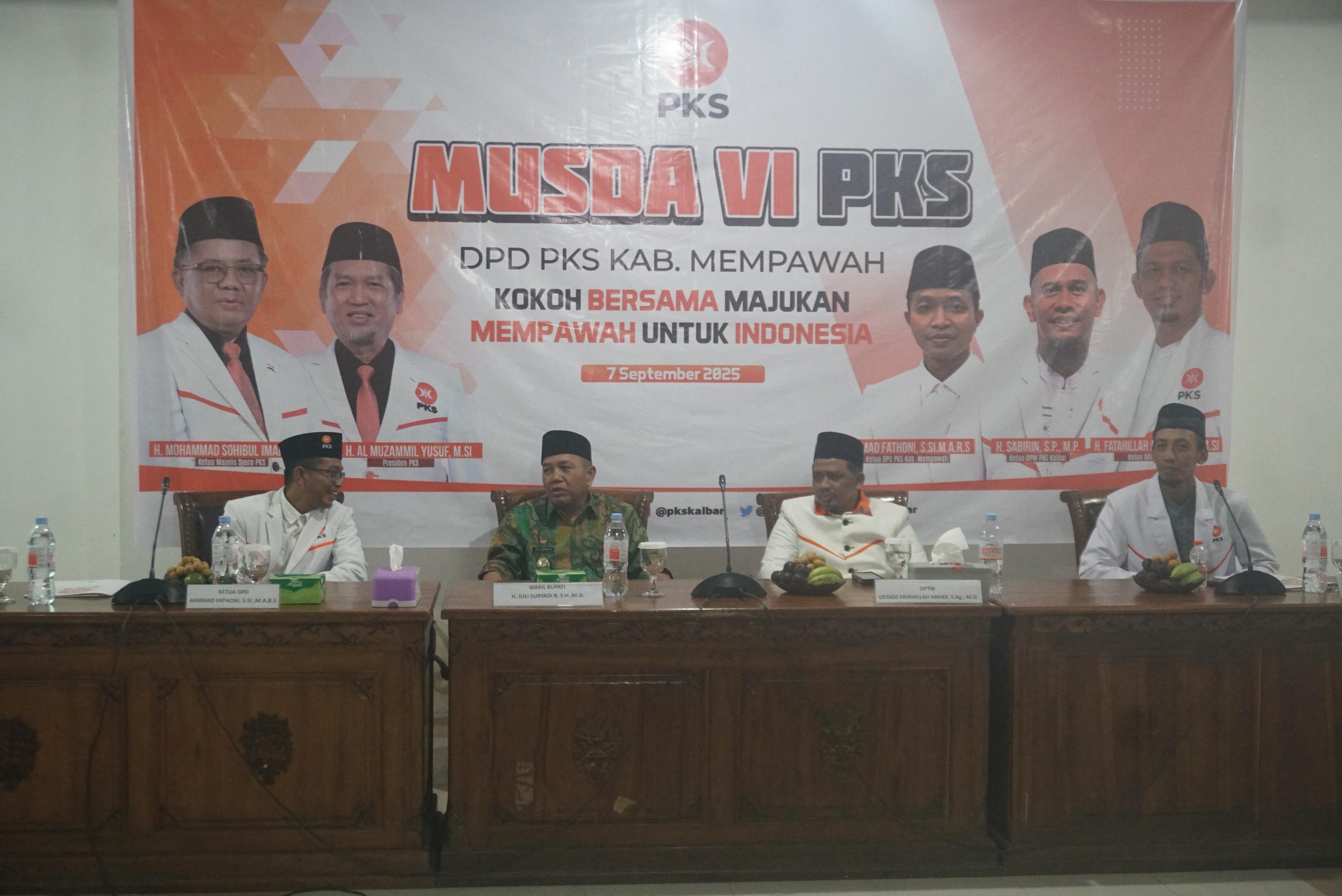 MUSDA: Wabup Mempawah saat menghadiri Musda DPD PKS Mempawah.