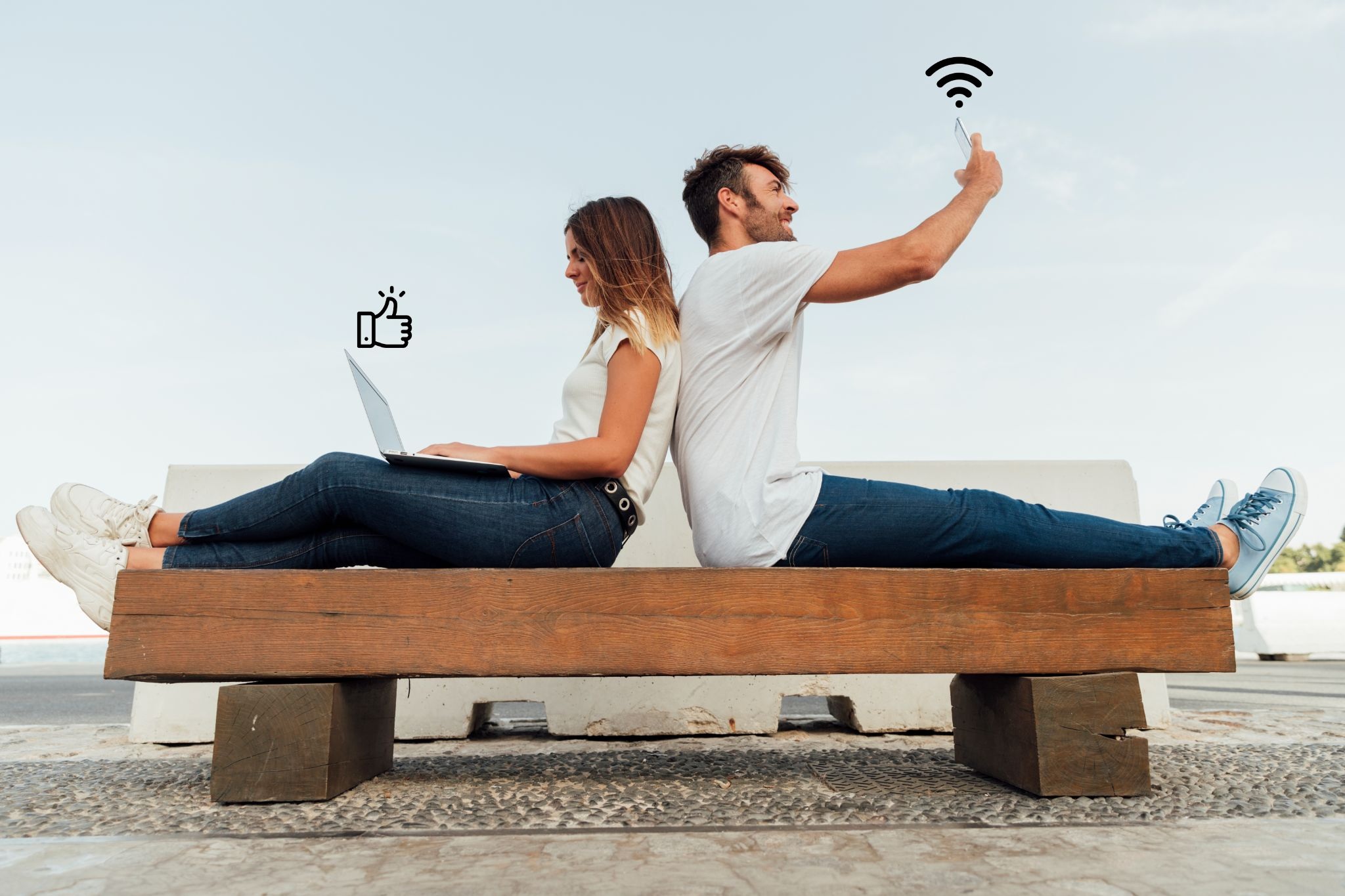 Penggunaan internet nirkabel (WiFi) di rumah.