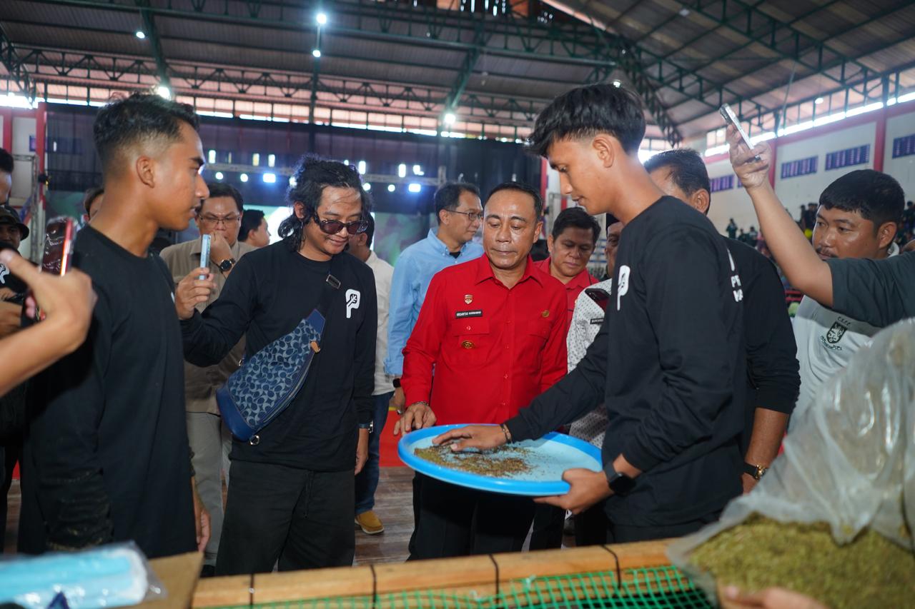 Di forum Panggung Inspirasi Petani, Wakil Gubernur Kalbar Krisantus Kurniawan menekankan pentingnya dukungan pemerintah agar kratom bisa menembus pasar global.