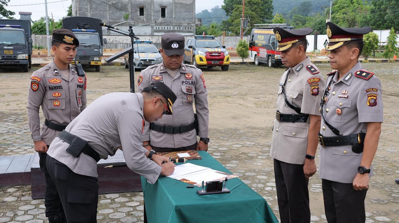SERTIJAB : Serah Terima Jabatan (Sertijab)&nbsp; sejumlah pejabat penting di jajarannya di Polres Kayong Utara.