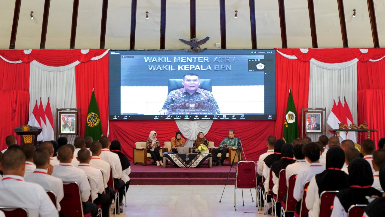 Ossy Dermawan saat kegiatan Pengenalan Kehidupan Kampus bagi Taruna Baru (PKKTB) Prodi Diploma IV Pertanahan Tahun 2025, Kamis (11/09/2025).