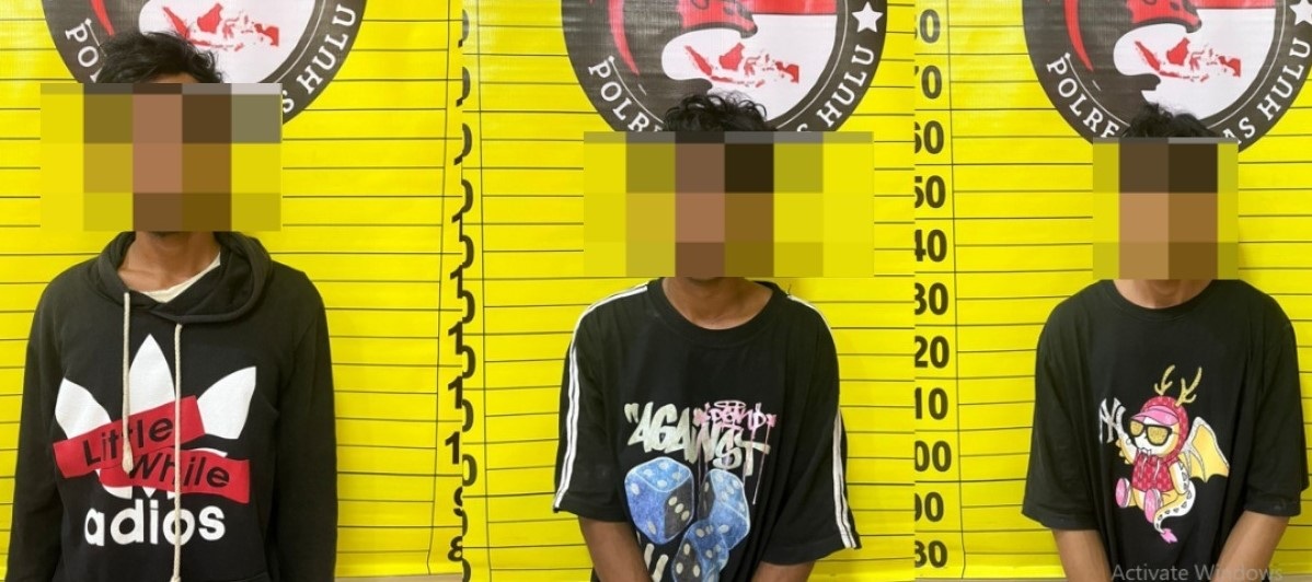 DIAMANKAN : Tiga pelaku yang diamankan Polres Kapuas Hulu yang terlibat kasus narkotika.