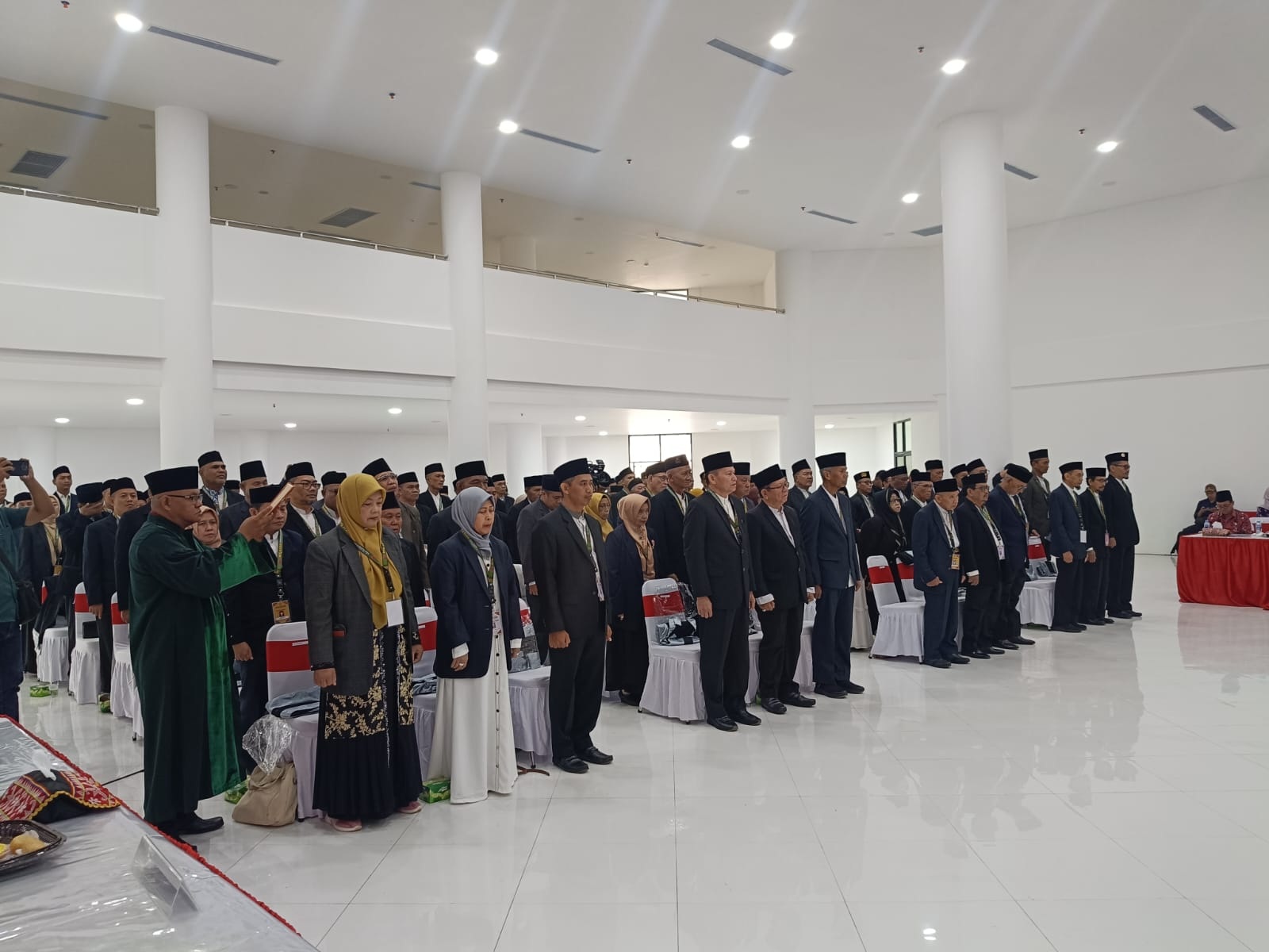 PELANTIKAN: Sekda Kalbar Harisson memimpin pelantikan 154 dewan hakim dan panitera MTQ XXXIII di Aula Gedung Satap Kapuas Hulu.