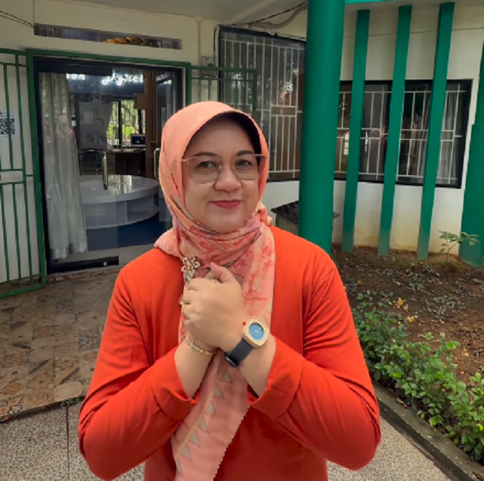 Kepala Disperpusip Pontianak, Rendrayani