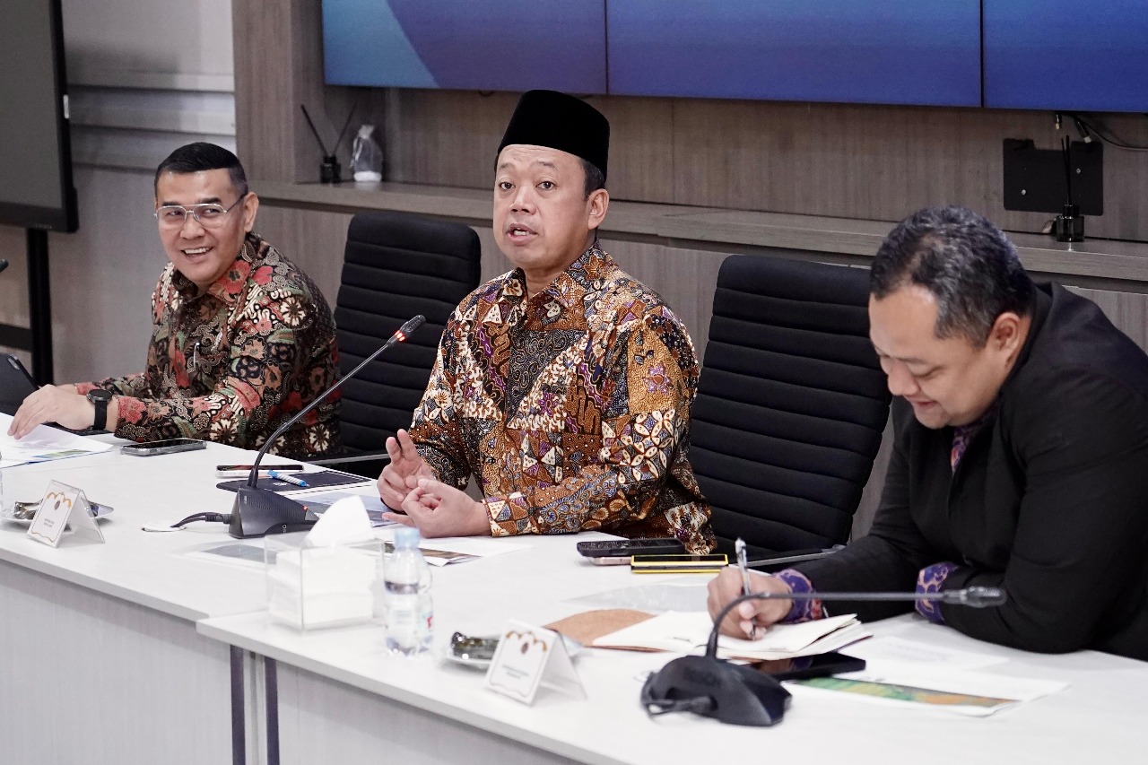 Nusron Wahid dalam rapat bersama Stranas PK di Aula PTSL Kementerian ATR/BPN.