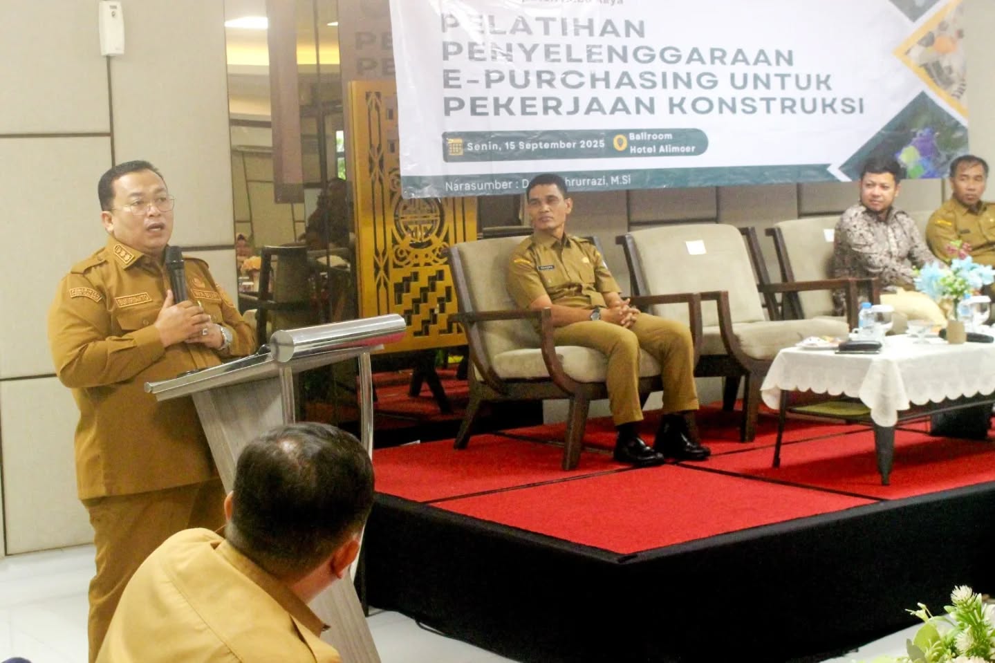ARAHAN: Sukiryanto memberikan arahah sekaligus membuka Pelatihan Penyelenggaraan E-Purchasing