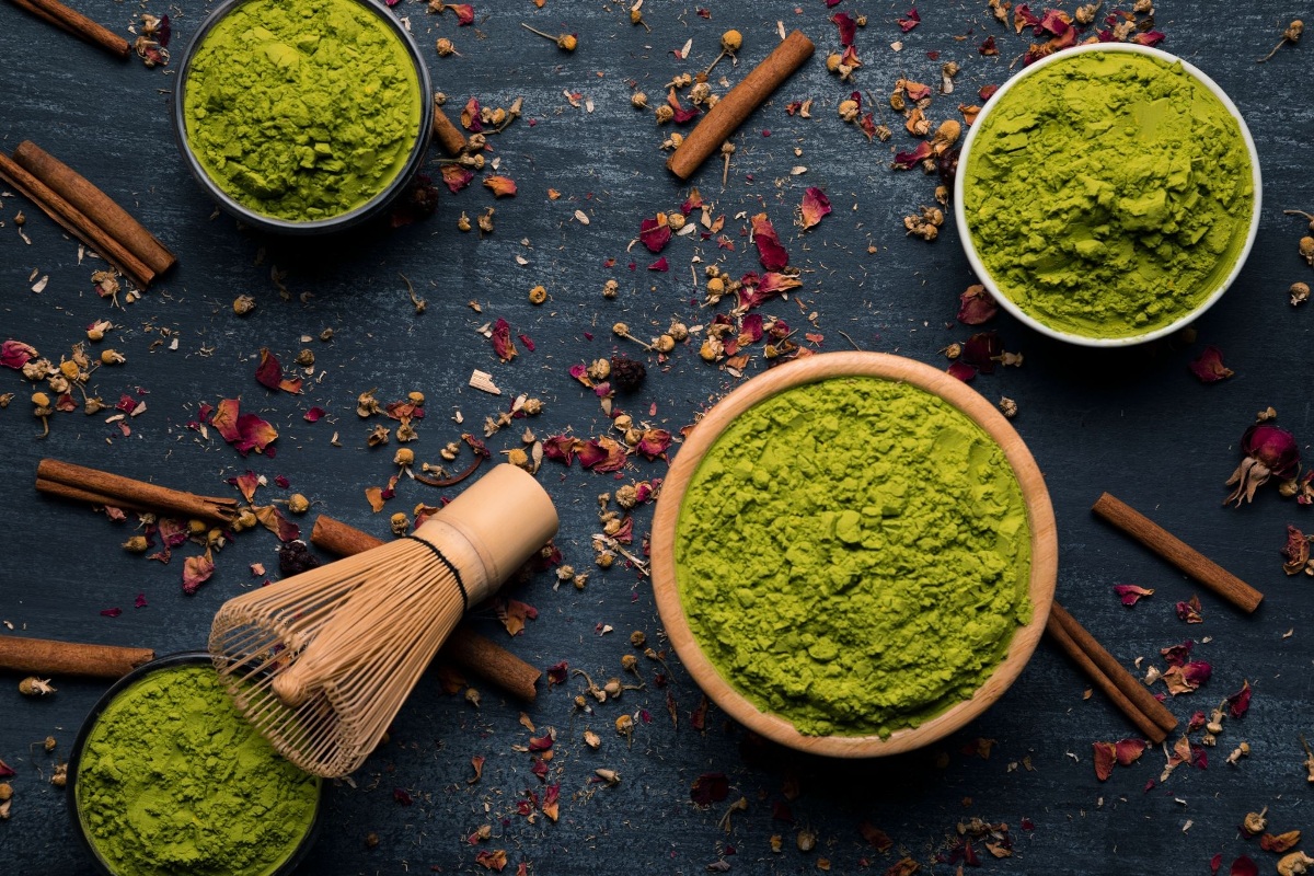 Ilustrasi matcha bubuk teh hijau khas Jepang.