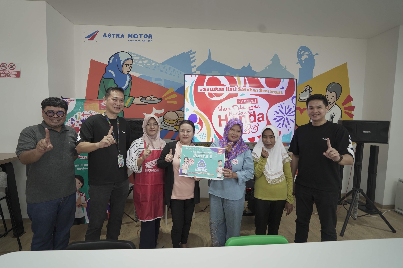Astra Motor Kalbar dan Dealer di seluruh wilayah Kalimantan Barat turut merayakan Hari Pelanggan Nasional 2025.