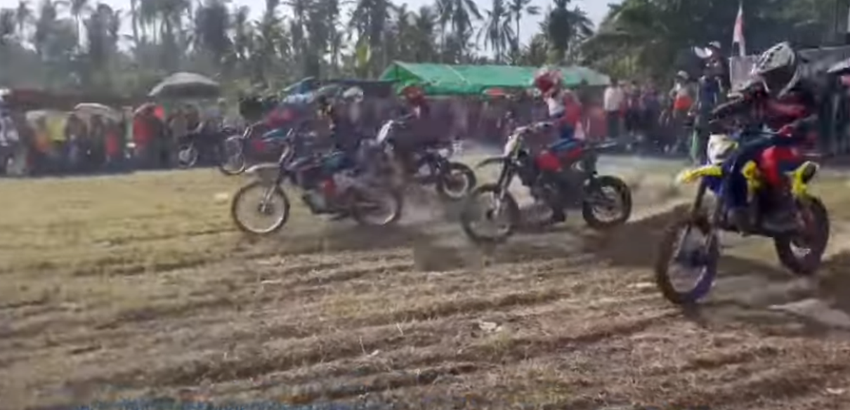 GRASSTRACK: Ajang Grasstrack Tangaran Racing Club 2025 Super Grasstrack Championship Seri 2 R-One Enterprise yang digelar Minggu 8 Juni 2025 di Sirkuit Merdeka Tangaran.