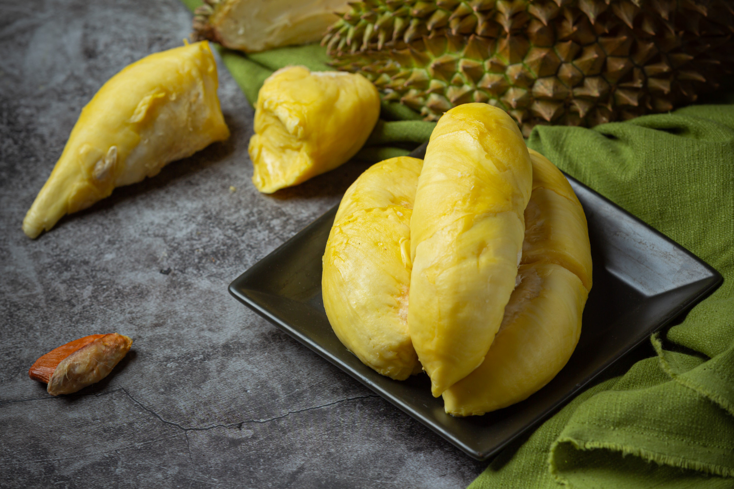 Hati-hati, durian berisiko bagi ibu hami.