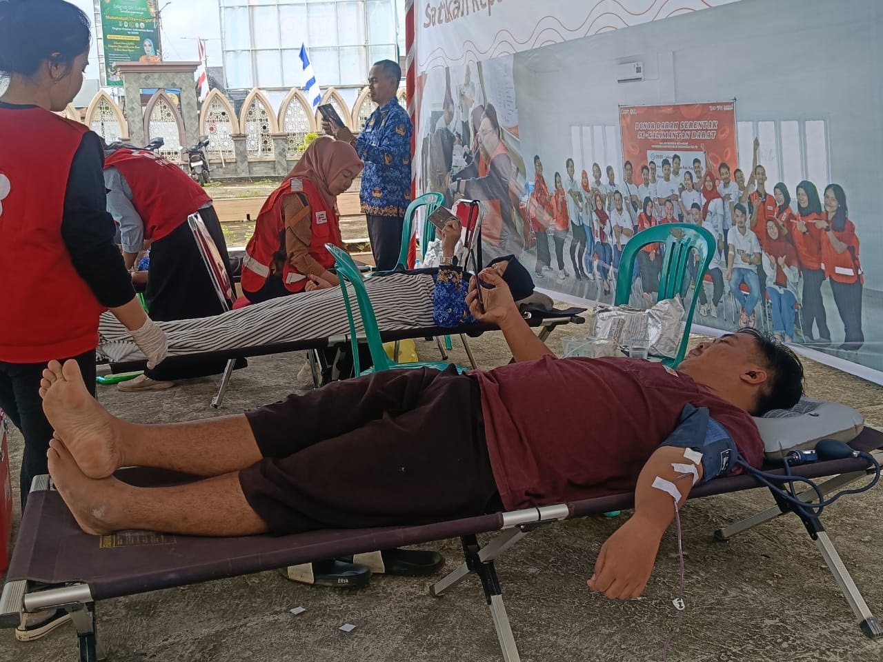 Donor darah yang digelar PMI Kapuas Hulu dalam memperingati HUT PMI ke 80.