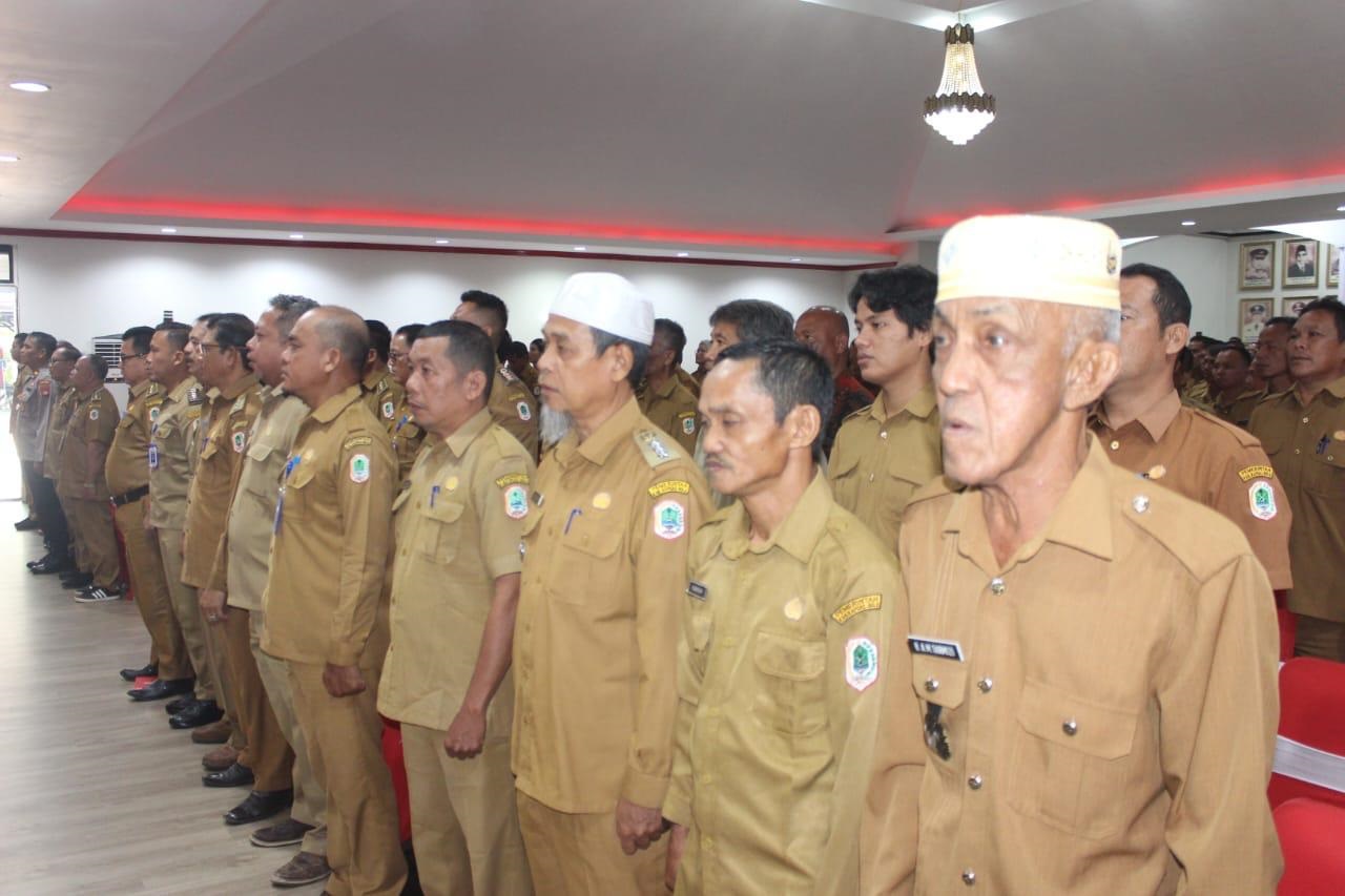 RAKOR : Pemkab Kapuas Hulu saat menggelar Rakor bersama Desa dan Camat di aula Pendopo Kapuas Hulu.