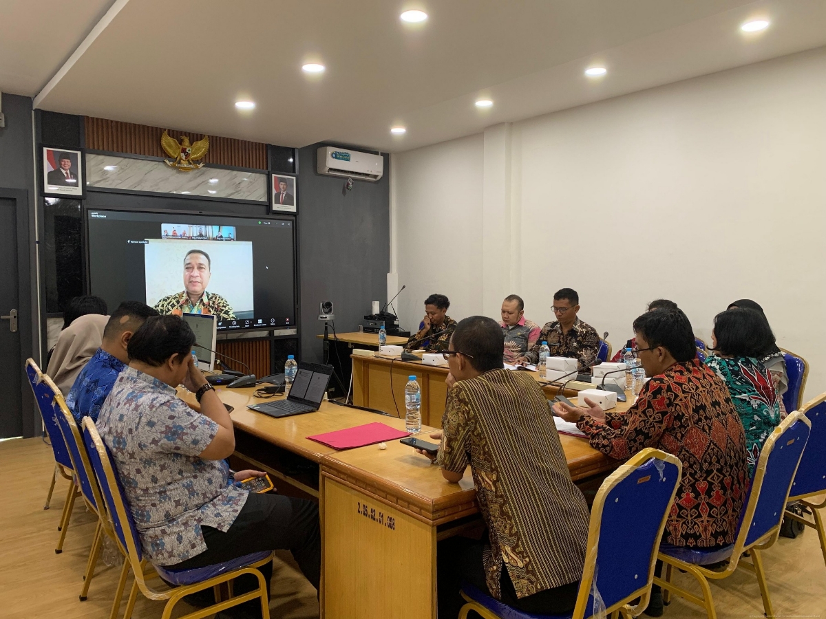 Kanwil Kemenkum Kalbar menggelar rapat harmonisasi Raperbup Sanggau pada Kamis (18/9).