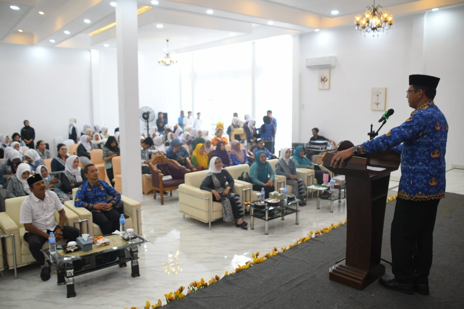 IBI : Wakil Bupati Kayong Utara, Amru Chanwari, saat menghadiri Musyawarah Cabang (Muscab) ke-III Ikatan Bidan Indonesia (IBI) Kabupaten Kayong Utara.