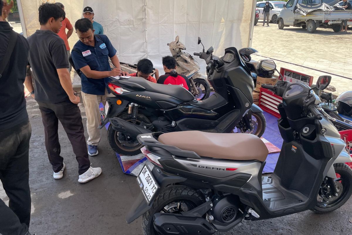 Yamaha mendirikan posko banjir di Pasar Bali.