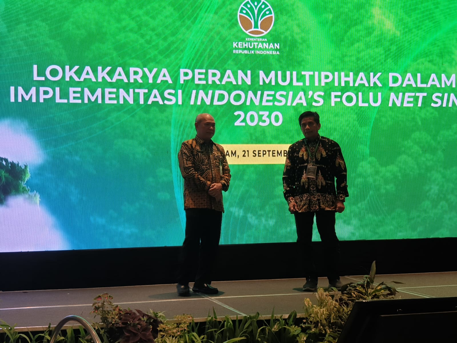 Lokakarya Peran Multipihak dalam Implementasi Indonesia&rsquo;s FOLU Net Sink 2030 di Mataram, 21 September 2025.