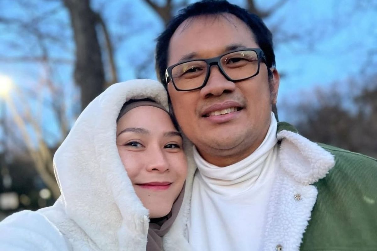 Sazkia Adya Mecca dan Hanung Bramantyo.