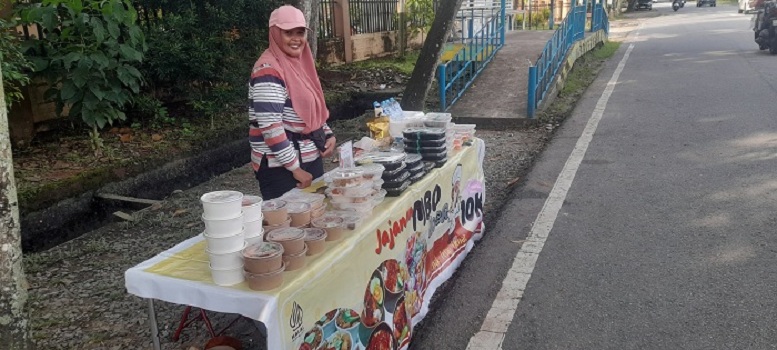 SARAPAN: Sarapan pagi dengan harga sepuluh ribu kini diminati masyarakat.