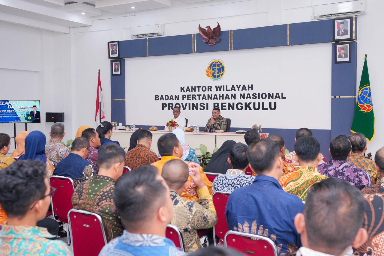 Wakil Menteri ATR/BPN, Ossy Dermawan meminta jajaran untuk mengembangkan empati selaku pelayan publik kepada masyarakat.