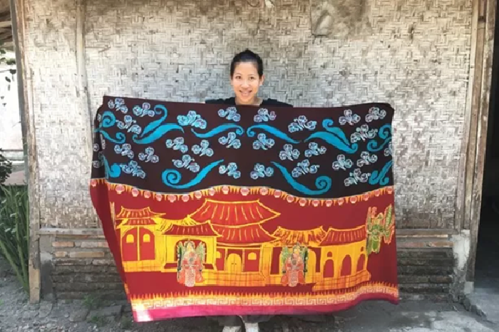 Dari limbah jadi karya, batik Singkawang hadir dengan warna alami penuh makna.