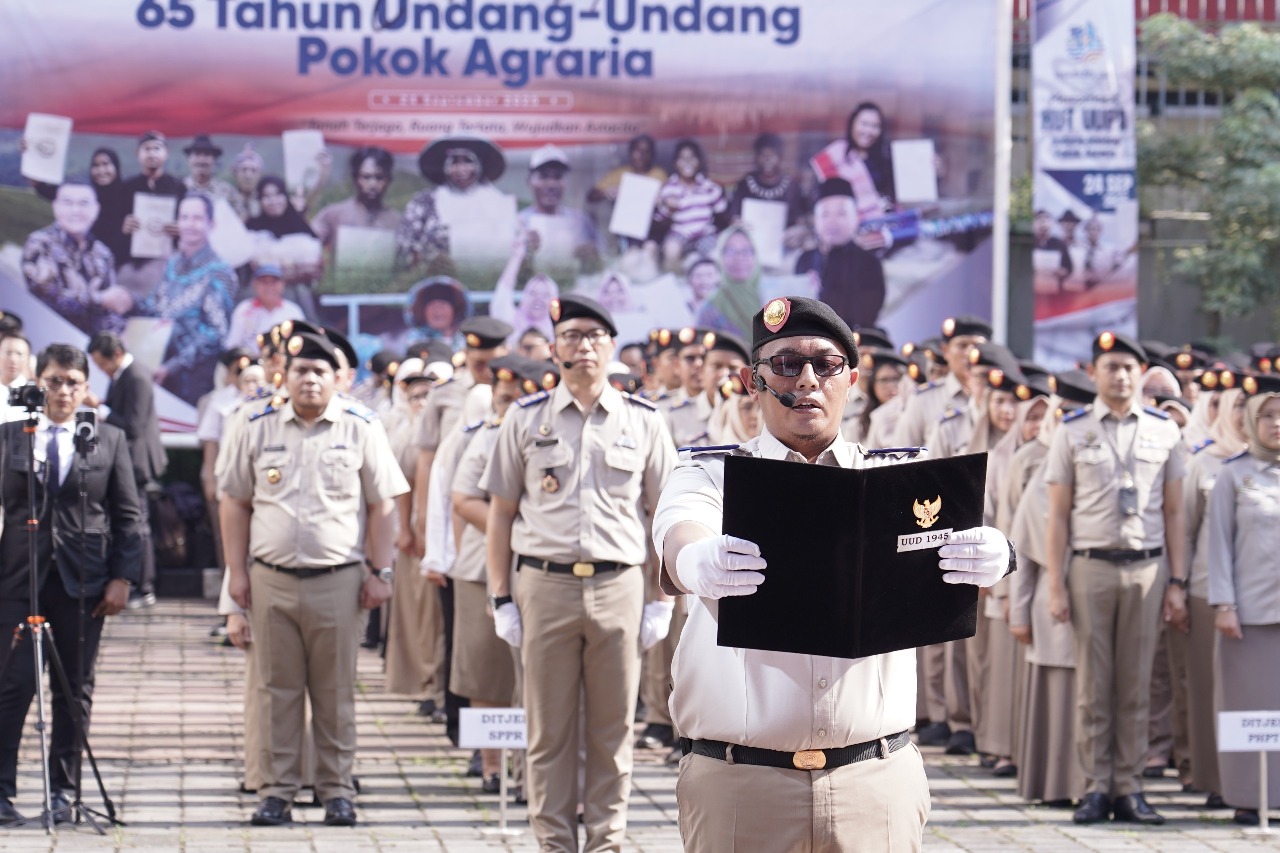 Upacara Peringatan Hari Agraria dan Tata Ruang (HANTARU) 2025, di Lapangan Kementerian ATR/BPN, Jakarta, Rabu (24/09/2025).
