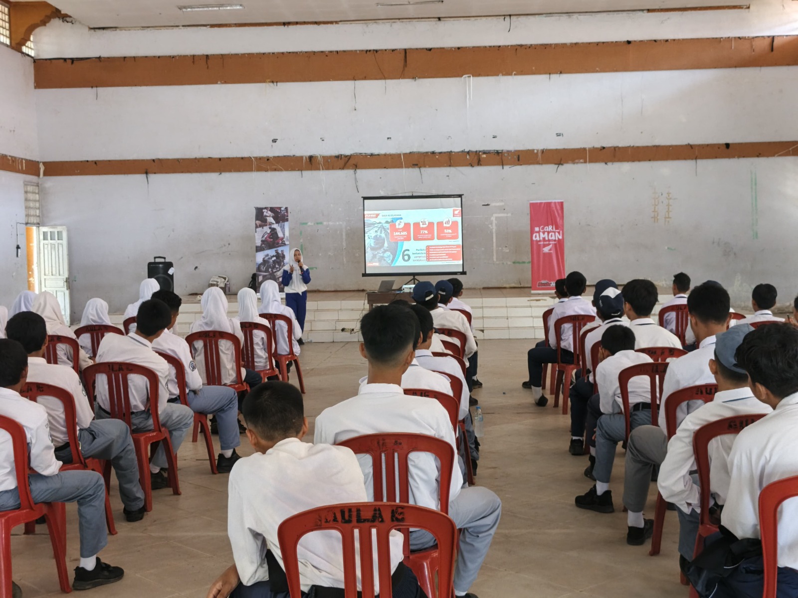 Edukasi safety riding dilaksanakan di SMP Negeri 21 Pontianak.