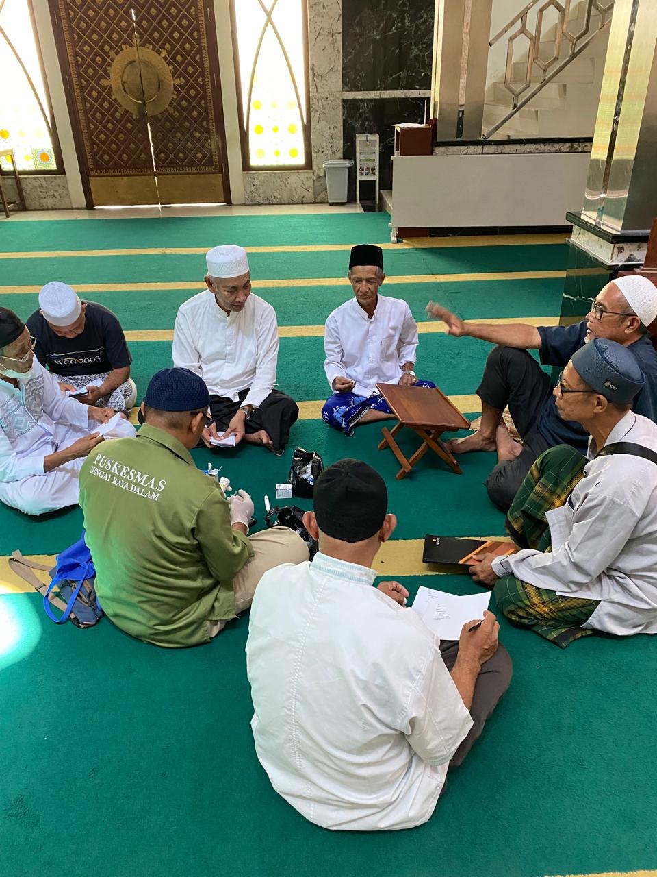 Jamaah Masjid Ikhwanul Mukminin ikuti pemeriksaan kesehatan rutin &mdash; sehat bersama, ibadah pun lebih kuat