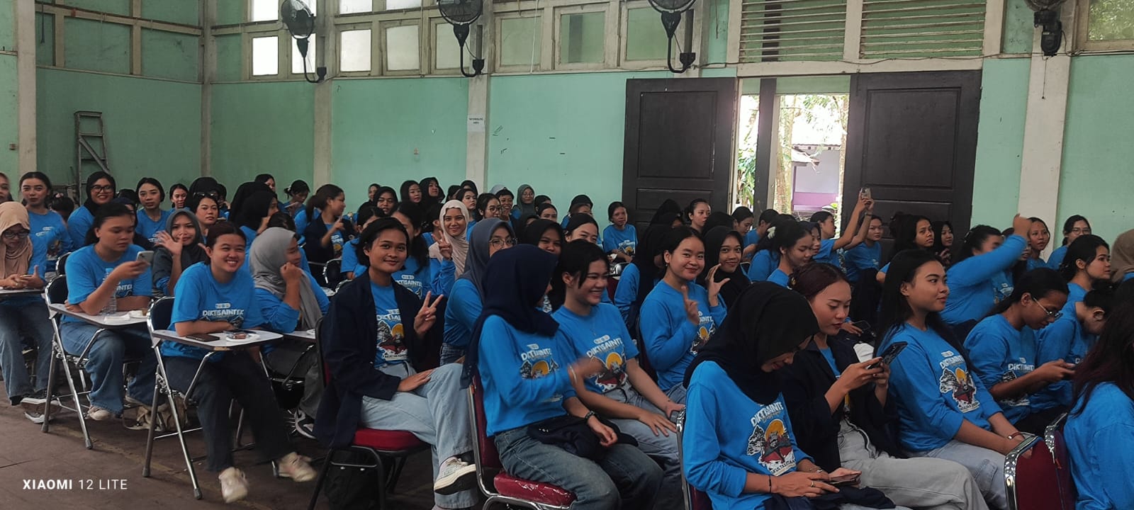 Suasana pelepasan 24 mahasiswa untuk magang di PT Mayawana Persada, Selasa (23/9/2025), di Aula Meranti, Pontianak.