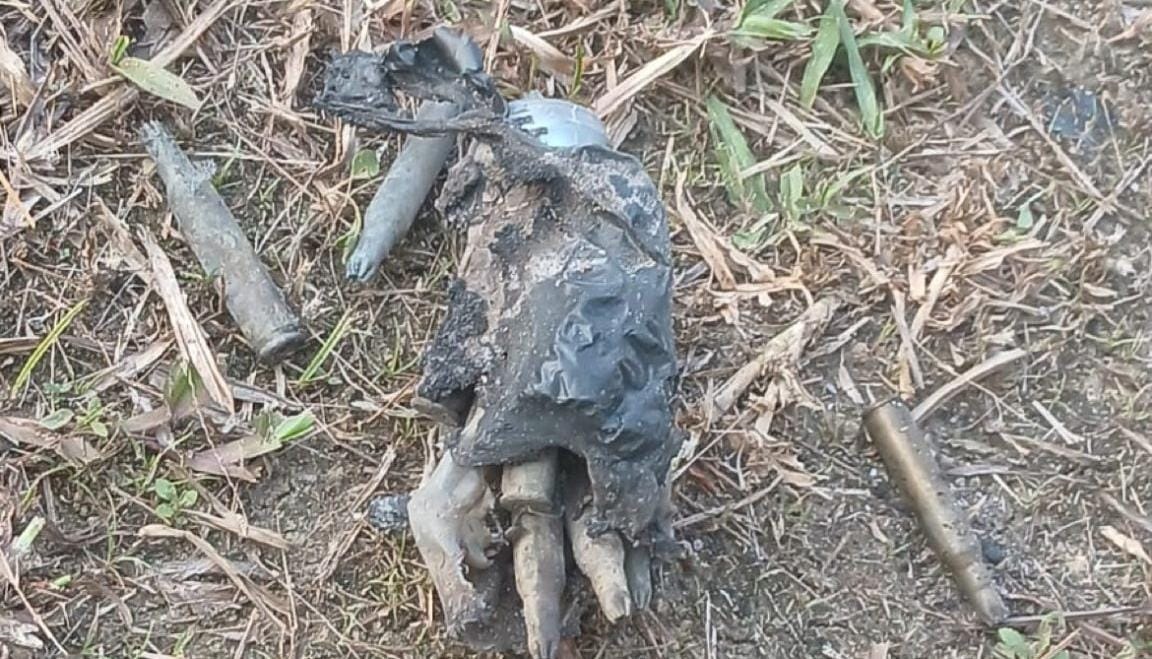 PELURU DITEMUKAN: Penemuan 23 butir peluru aktif di halaman rumah dinas Camat Sungai Tebelian, Sintang.
