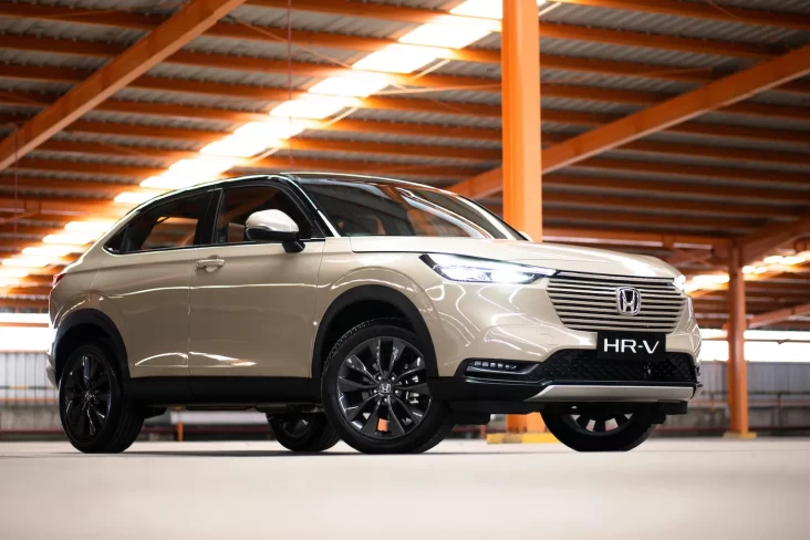 Ilustrasi Honda HR-V warna Khaki Pearl yang sempat viral dan ramai disolawatin di TikTok.
