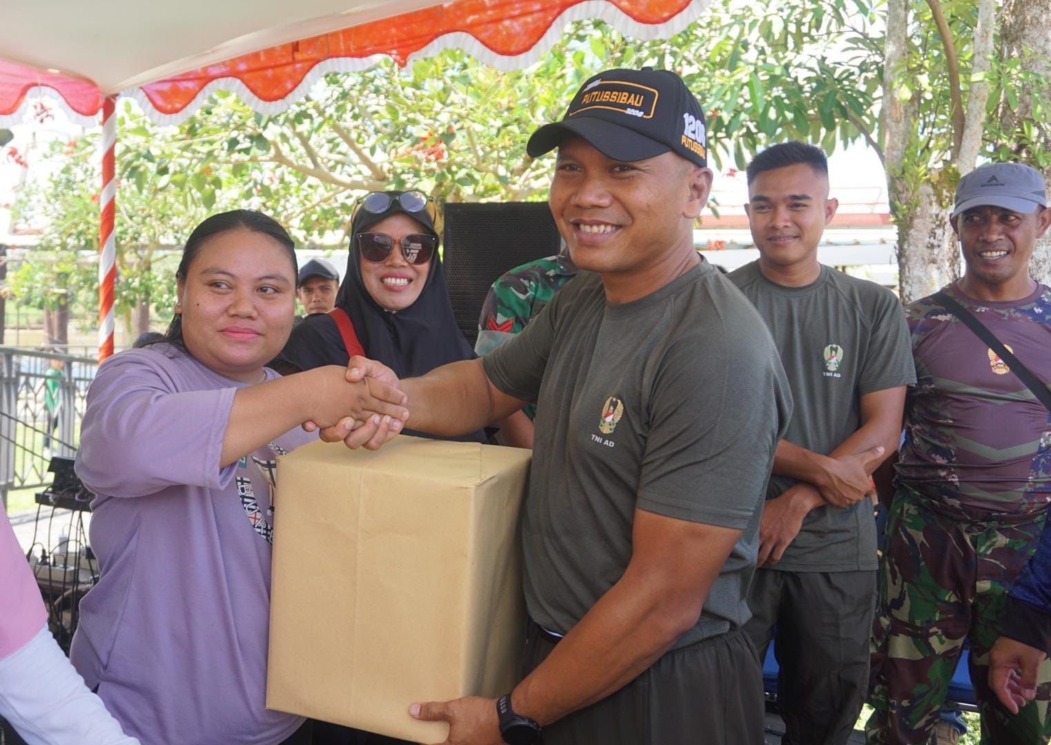 KEGIATAN : Merayakan HUT TNI ke 80, Kodim 1206 Psb menggelar berbagai kegiatan karya bhakti di Putussibau.
