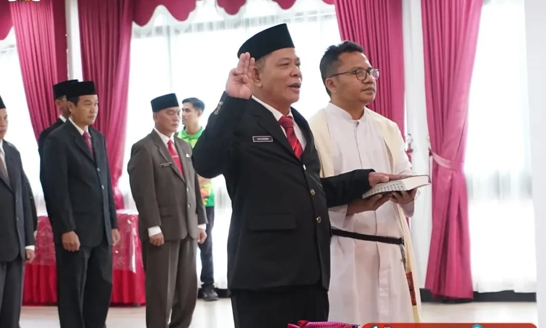 LANTIK : Agustinus Stormandi Kepala Bapenda Kapuas Hulu dilantik menjadi Penjabat Sekda Kapuas Hulu.