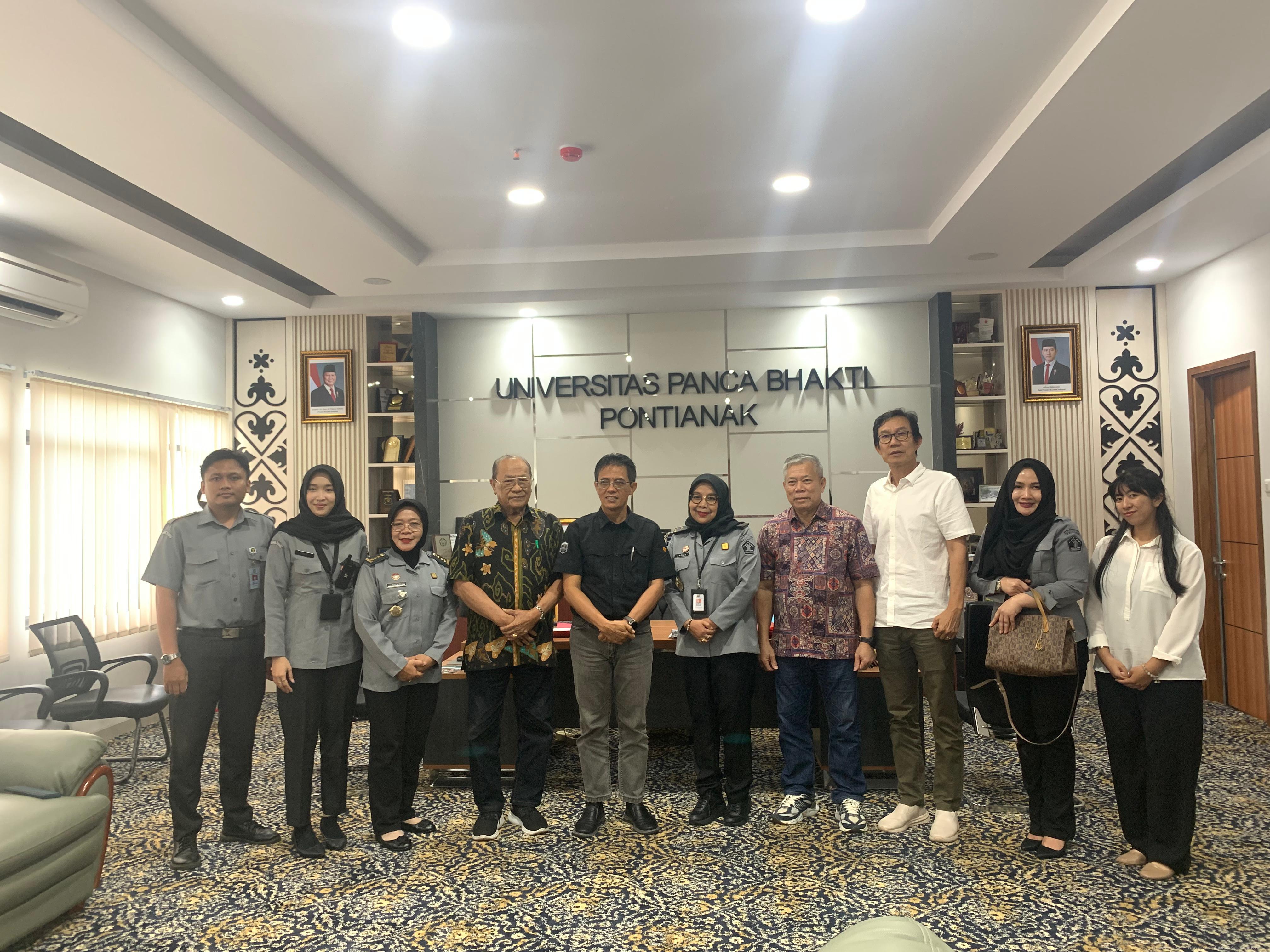 Audiensi Kanwil Kemenkum Kalbar dengan Universitas Panca Bhakti Pontianak untuk perkuat perlindungan Kekayaan Intelektual mahasiswa dan dosen.