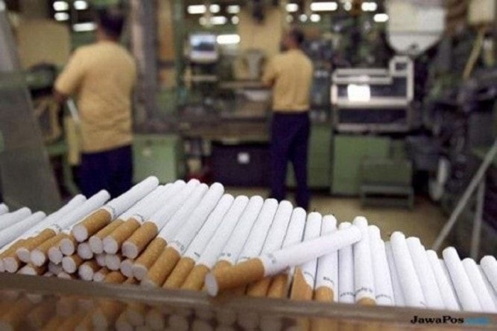 Ilustrasi Industri Rokok.