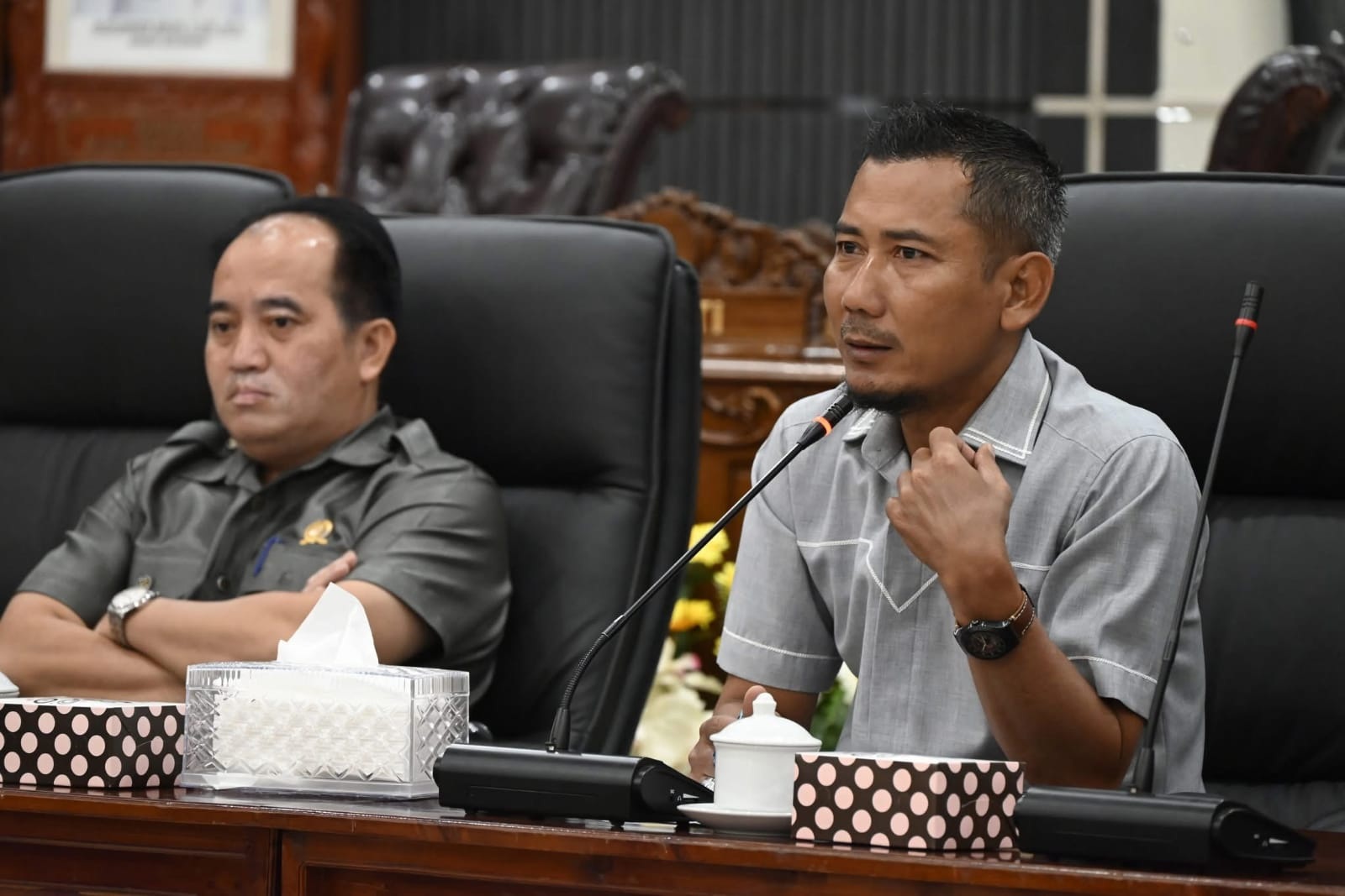 EVALUASI : Ketua DPRD Ketapang, Achmad Sholeh, memimpin rapat evaluasi terkait APBD Perubahan 2025, Senin (6/10).