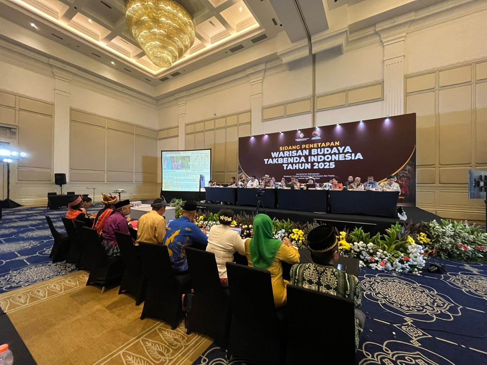 SIDANG: Suasana sidang penetapan Warisan Budaya Takbenda Tahun 2025 di Jakarta, belum lama ini. Kota Singkawang mengajukan tiga unsur budaya: Kasai Langger, Besamsam, dan Wayang Gantung.