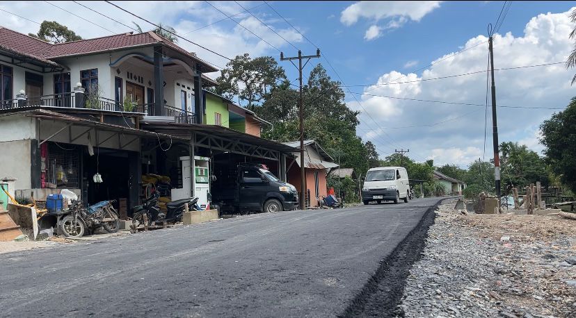 MULUS: Sejumlah ruas jalan di Desa Kuala Pangkalan Keramat Kecamatan Teluk Keramat diaspal.