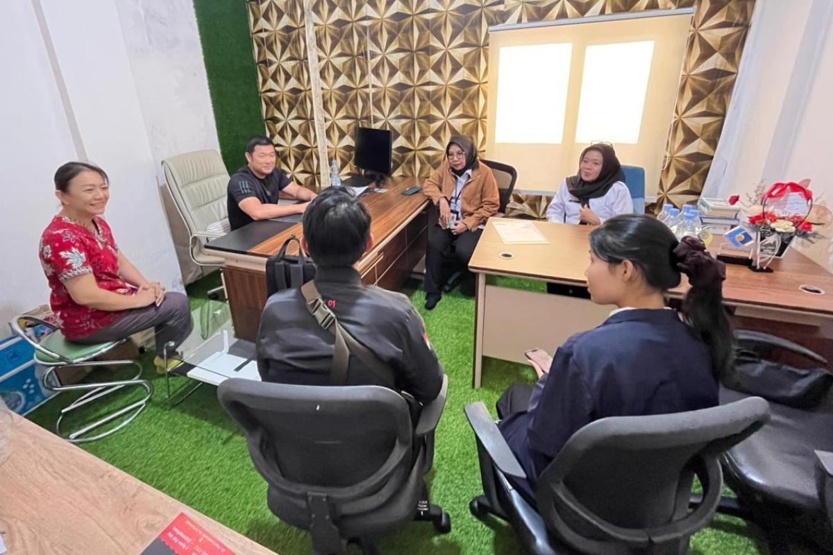 Kanwil Kemenkum Kalbar memberikan pendampingan pendaftaran merek kepada UMKM pada Rabu (8/10).