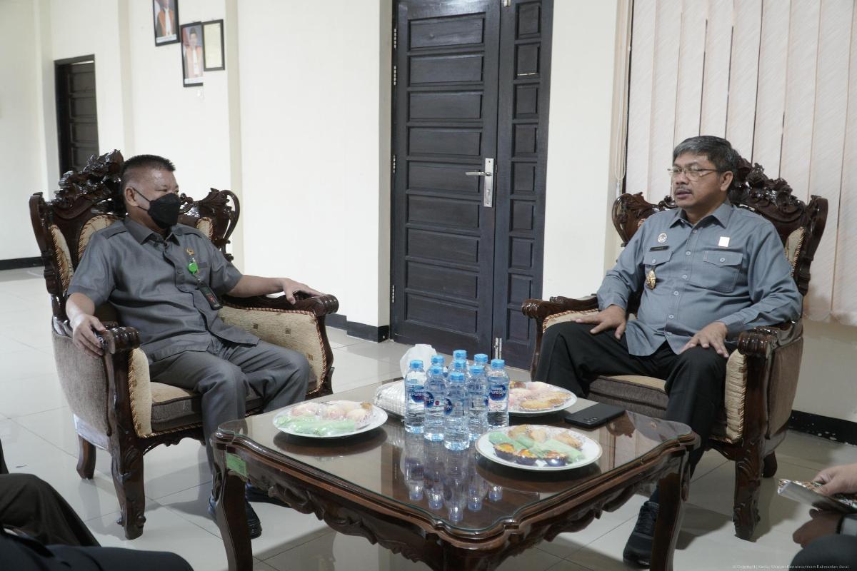 Kanwil Kemenkum Kalbar menggelar audiensi dengan Pengadilan Tinggi Kalbar pada Selasa (14/10).