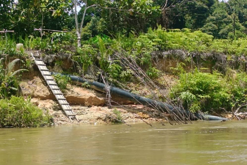 Pipa air dari proyek air bersih Potan di Desa Tanjung Lasa ini sudah menghabiskan dana APBN miliaran ini dikerjakan asal-asalan.