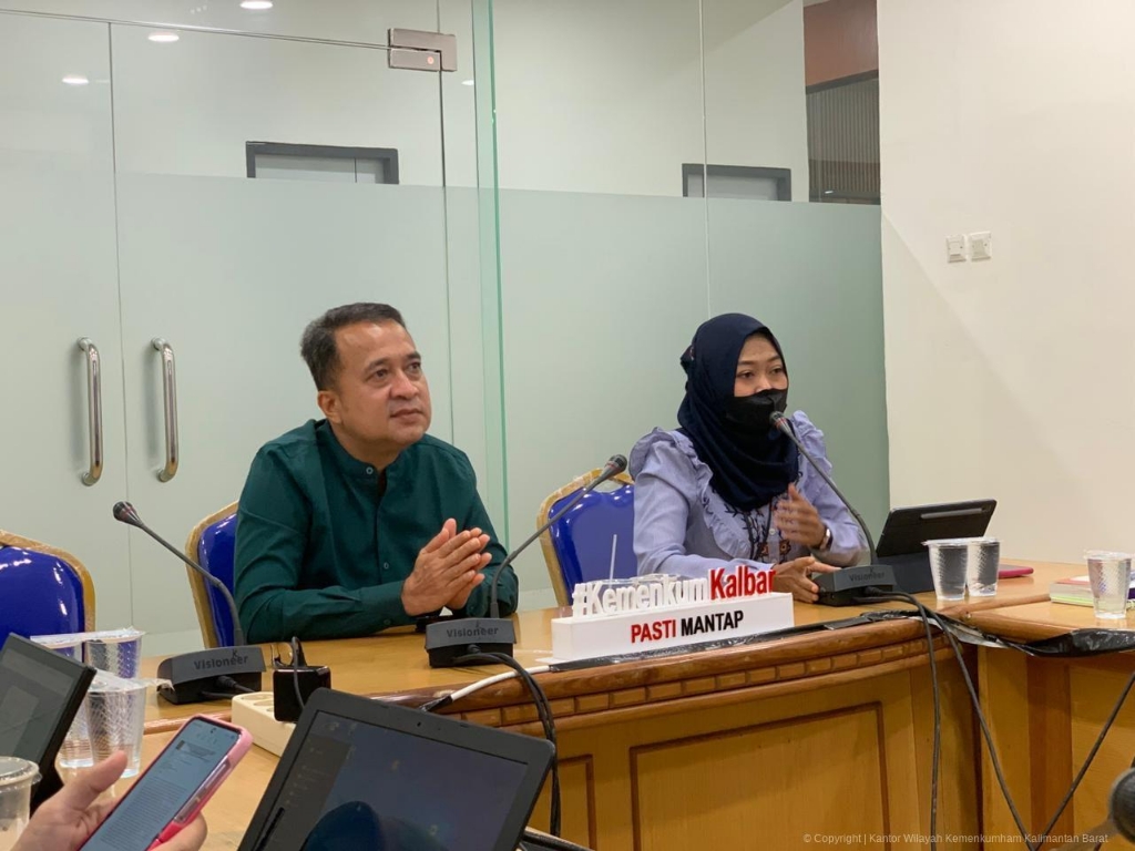 Kanwil Kemenkum Kalbar menggelar rapat harmonisasi raperbup mempawah pada Jumat (17/10).
