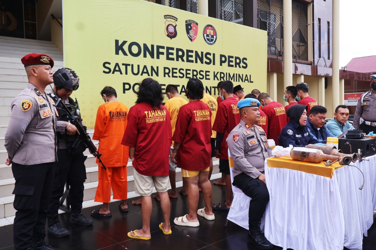 Polresta Pontianak saat menggelar konferensi pers pengungkapan kasus pencurian di Kota Pontianak sepanjang September 2025, Sabtu (18/10).
