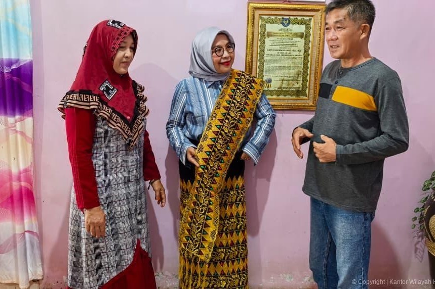 Kanwil Kemenkum Kalbar melaksanakan kegiatan Jelajah Wisata Budaya Kekayaan Intelektual di Sanggar Sultan Nata Kabupaten Sintang, Jumat (17/10).