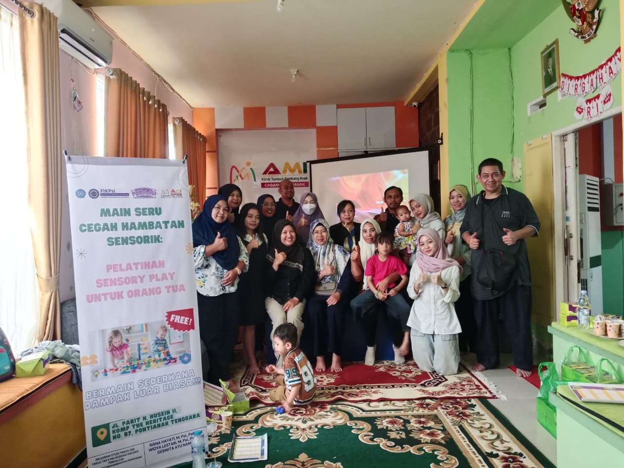 Pelatihan sensory play untuk orang tua.