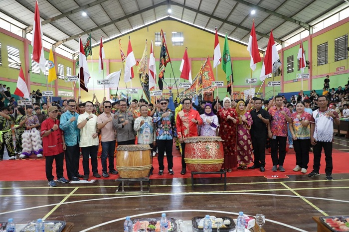 Festival Barongsai Tradisional se-Kalbar di Gedung Serba Guna STIE Mulia menyemarakkan Gebyar Hari Jadi ke-24 Pembentukan Kota Singkawang Tahun 2025.