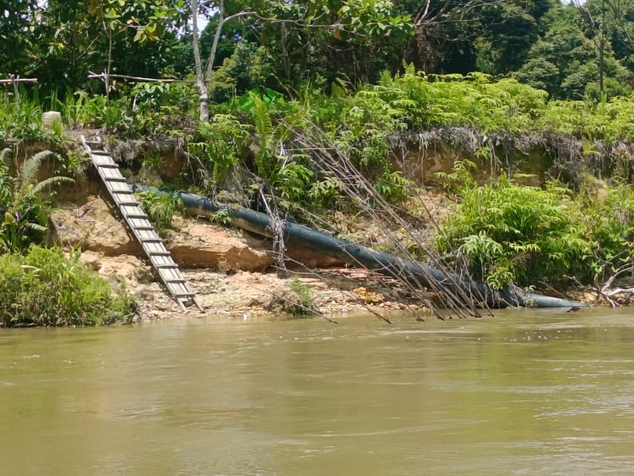 AIR : Proyek sumber air bersih Potan Desa Tanjung Lasa yang dianggap gagal.