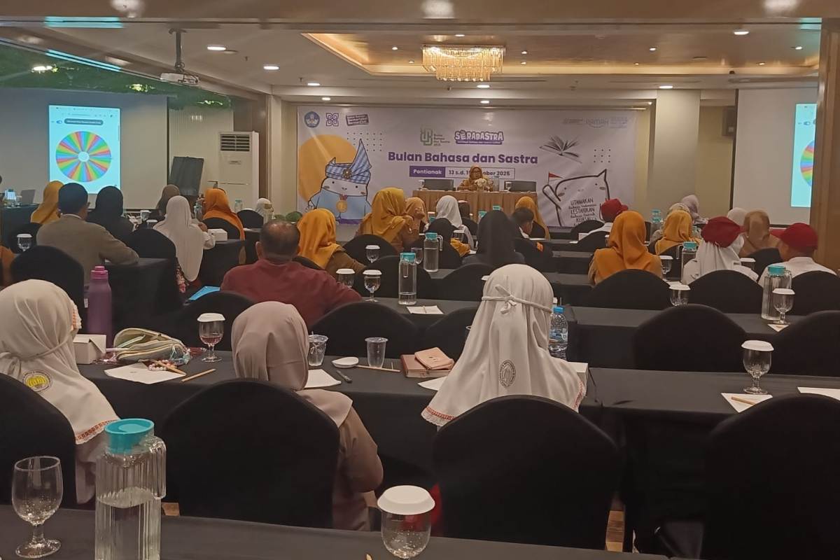 Balai Bahasa Kalbar menggelar kegiatan Bulan Bahasa dan Sastra 2025 dengan tajuk Semarak Bahasa dan Sastra (Serabastra) pada 13-15 Oktober 2025, di Hotel Maestro, Pontianak.