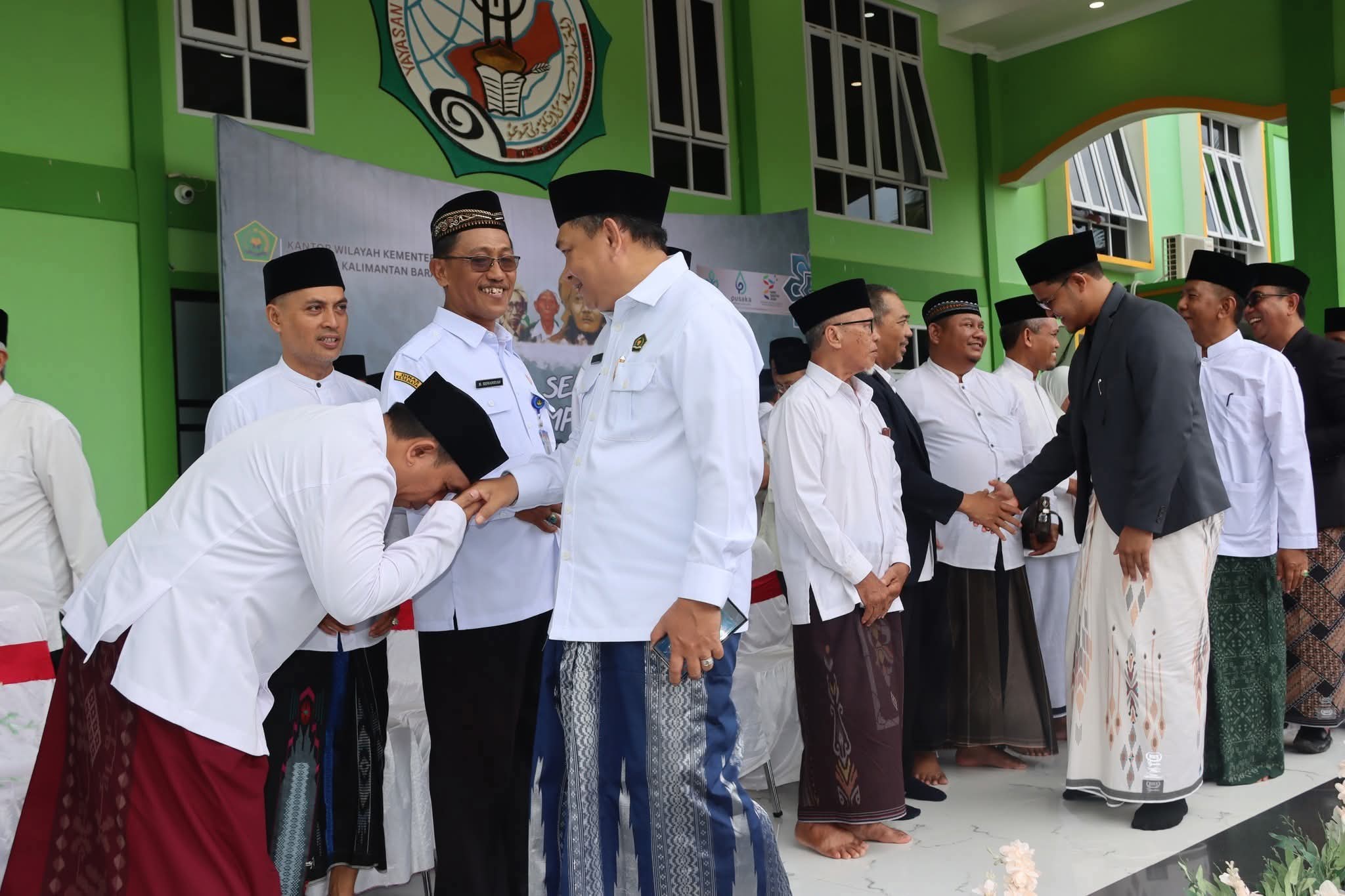 SANTRI: Peringatan Hari Santri ke-10 di halaman Pondok Pesantren Walisongo Pontianak, Rabu (22/10).