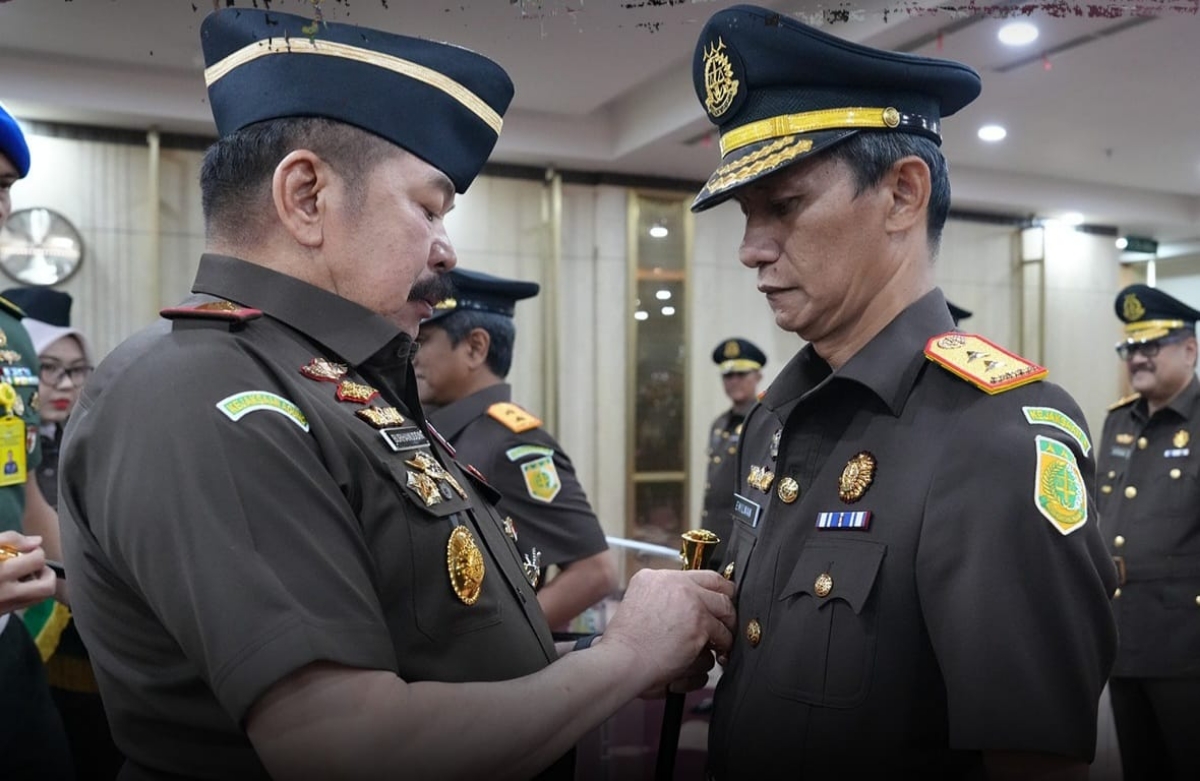 Jaksa Agung Republik Indonesia, ST Burhanuddin lantik Dr. Emilwan Ridwan, S.H., M.H., sebagai Kepala Kejaksaan Tinggi (Kajati) Kalimantan Barat, Kamis (23/10).